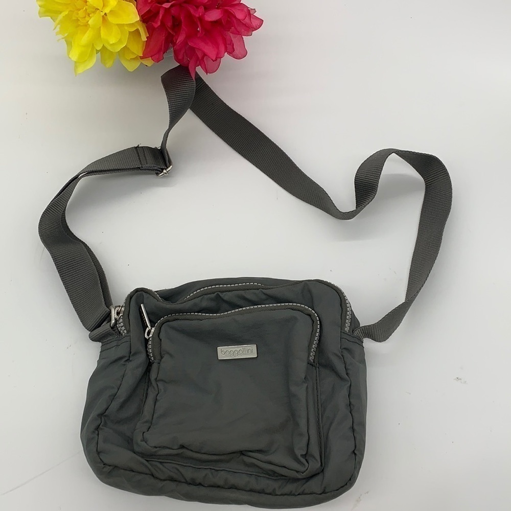 Baggallini Gray Small nylon crossbody. NYB1729
